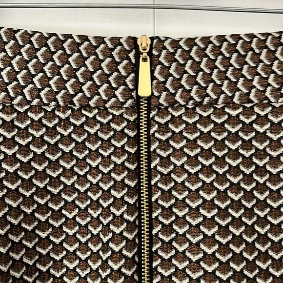 Marks & Spencer Collection Pleated Bronze Geometric Print Skirt 10 Long. - Picture 6 of 8